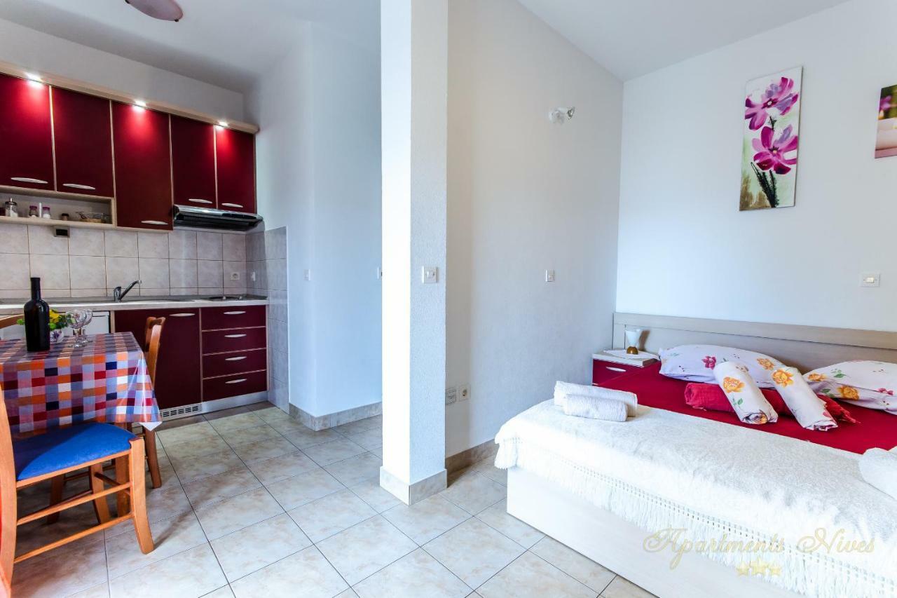 Apartments Nives Suhi Potok Jesenice  Buitenkant foto