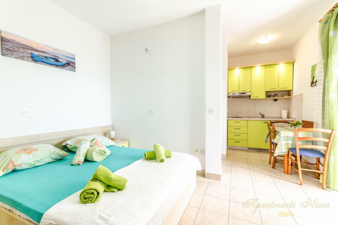 Apartments Nives Suhi Potok Jesenice  Buitenkant foto